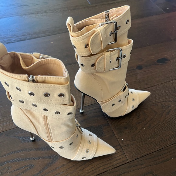 NEW sexy booties - Picture 2 of 2